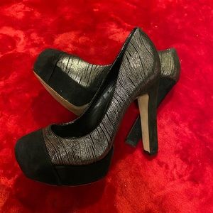 Vince Camuto suede platform pump